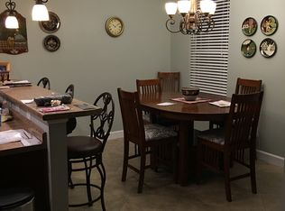 210 Waters Edge Dr, Kingsland, GA 31548