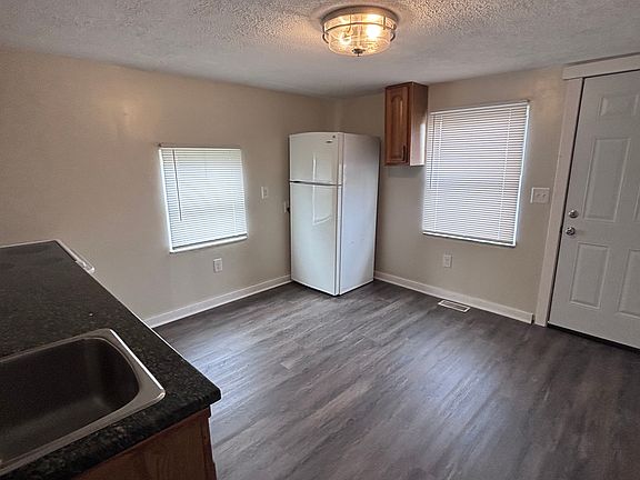 5th image of 202 Delray Rd
