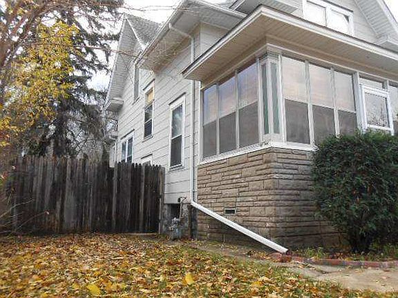 4th image of 92 King St E