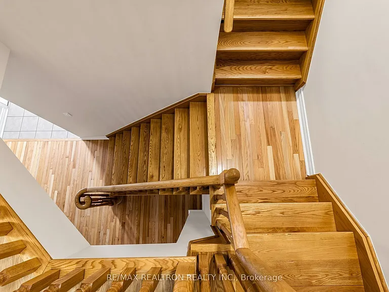 142 Mistywood Cres W — Photo 22