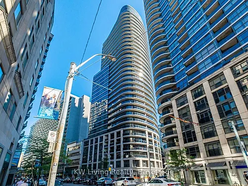 25 Carlton St Photo 1