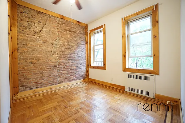 Rented by Rennit Inc. | media 21