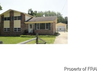 5799 Dove Dr, Hope Mills, NC 28348