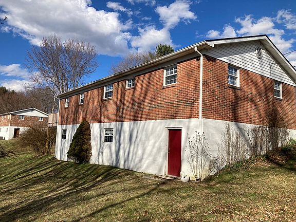 4th image of 125 Barstow St
