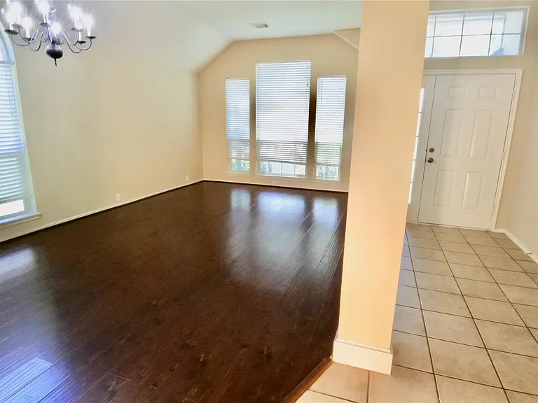 19314 Chislestone Ln — Photo 3