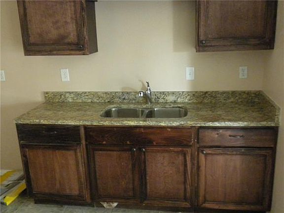 2nd image of 10007 Deer Hollow Dr
