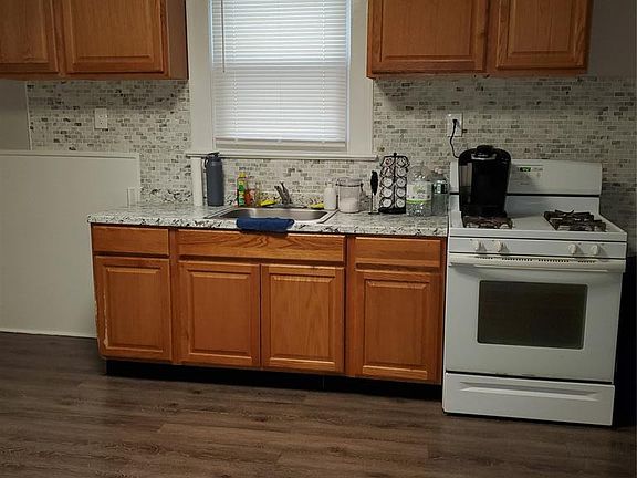 5th image of 404 N 6th St