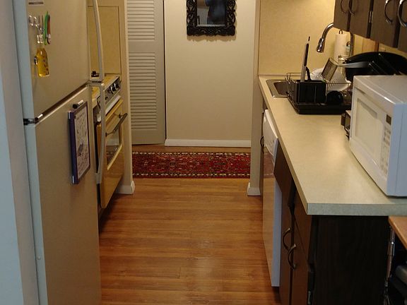 5th image of 220 Bedford St #G9