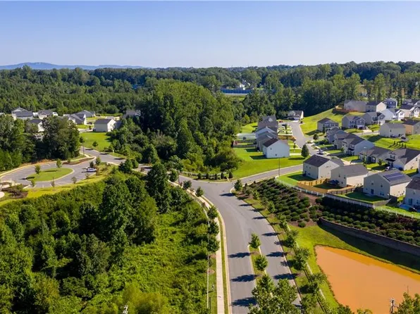 977 Bosemon St, Rural Hall, NC 27045