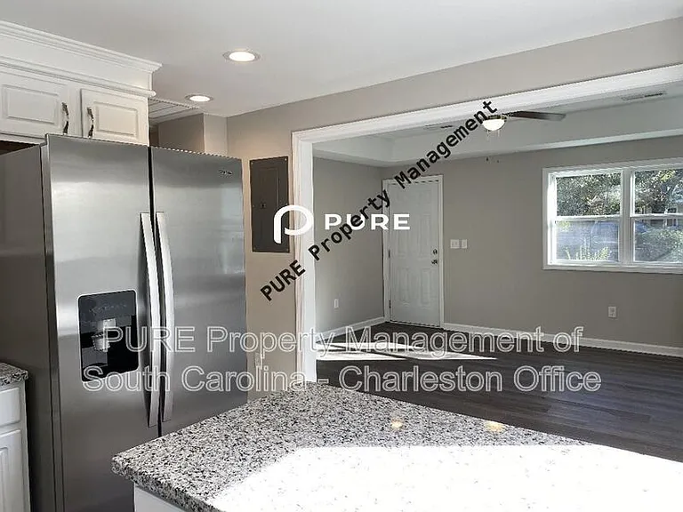 1612 Acacia St — Photo 5
