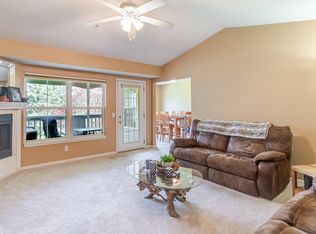 1137 Curzon Ct APT 203, Howell, MI 48843