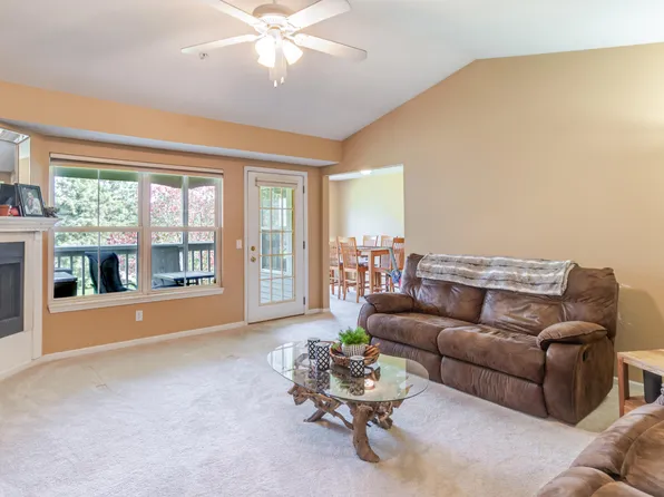 1137 Curzon Ct APT 203, Howell, MI 48843