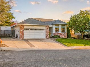 1518 Cypress Point Dr, Medford, OR 97504