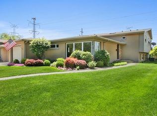 7701 Beckwith Rd, Morton Grove, IL 60053