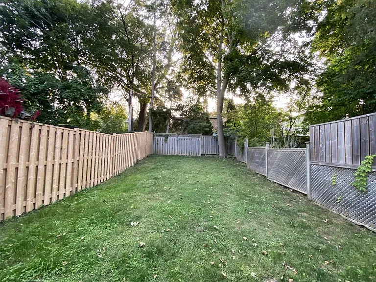 22 Lorindale Ave — Photo 34