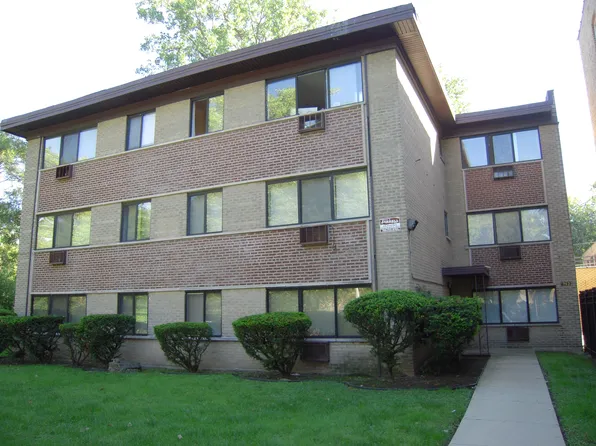 Multi-unit bldg, heat and appliances incl.