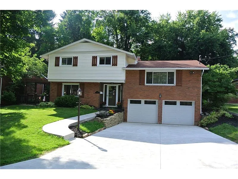 310 Cavan Dr photo 1