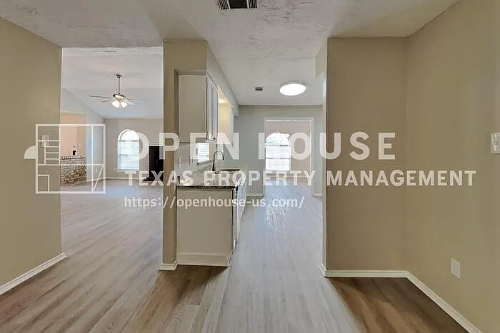 1217 Seabrook Dr — Photo 8