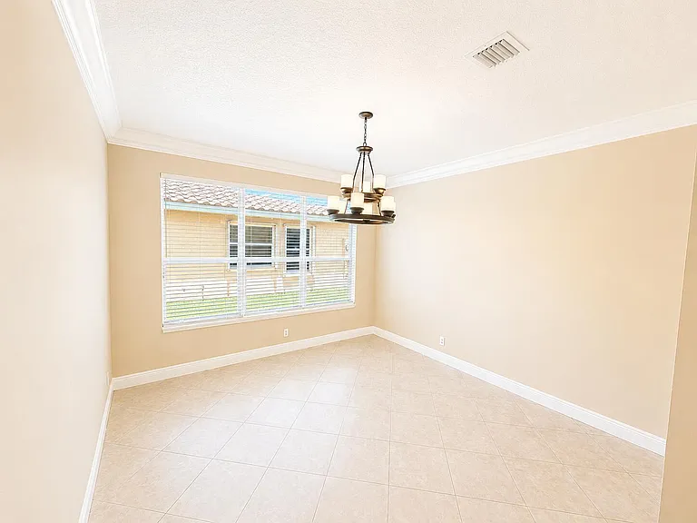740 SW 191st Ave — Photo 9