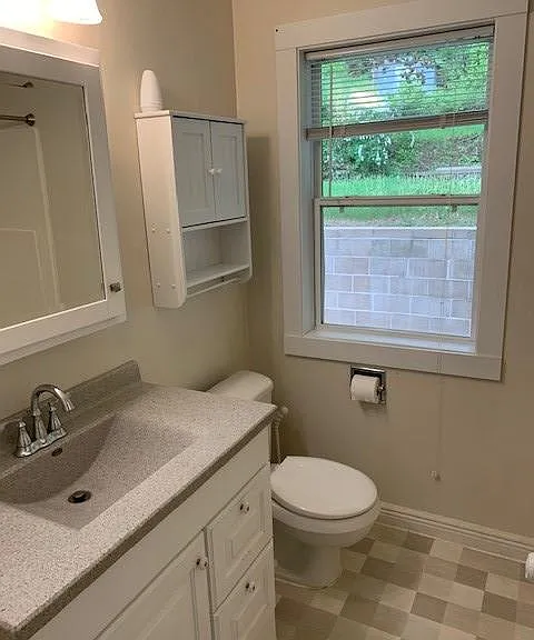 818 Hawthorn St — Photo 3