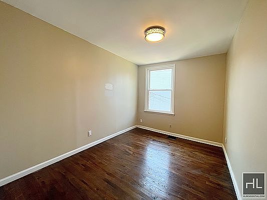 5th image of 152A Saratoga Ave Floor 1