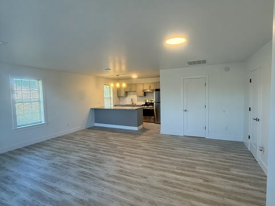 1012 Dekalb St #1