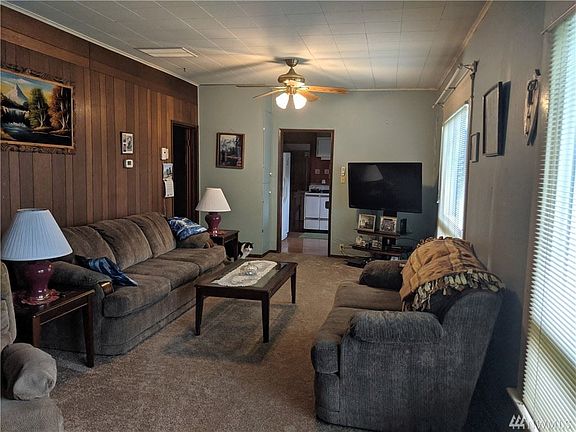3rd image of 816 Dale St