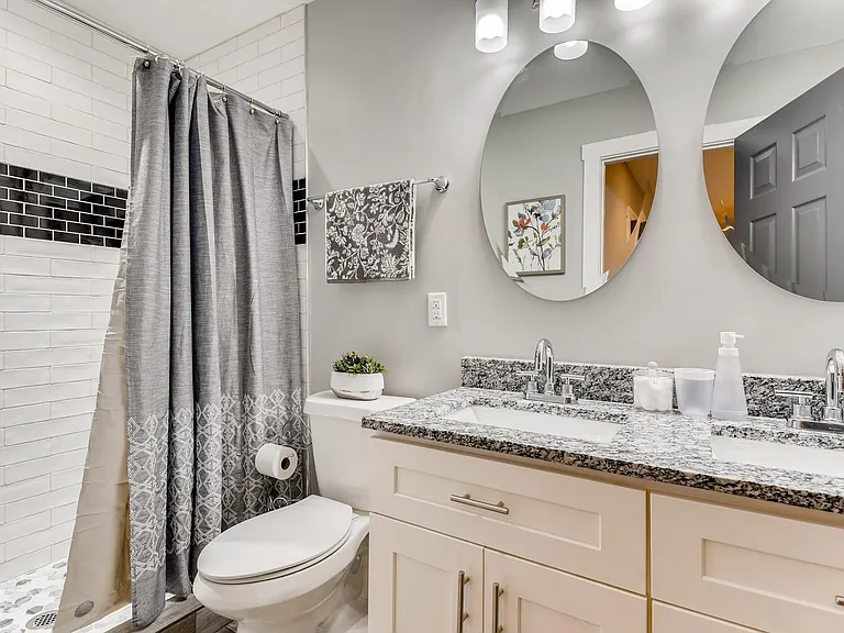 1089 McDaniel St SW — Photo 23