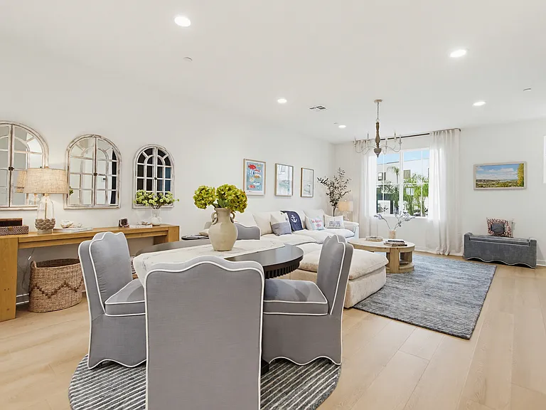 2528 Delphinium Ln — Photo 21