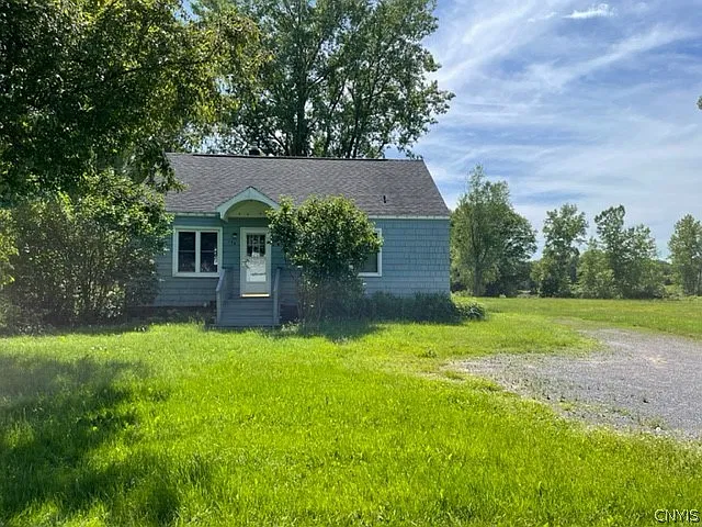 2 bed, 1.0 bath, 1300 sqft, $1,795 — Photo 2