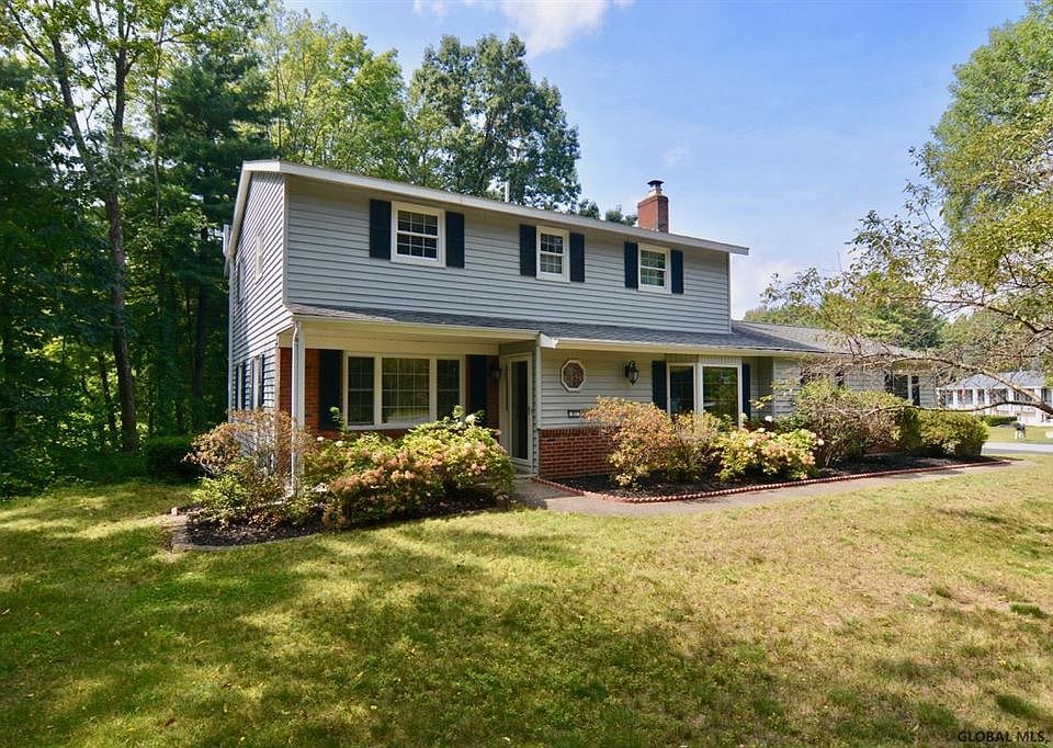 1st image of 87 Rolling Brook Dr