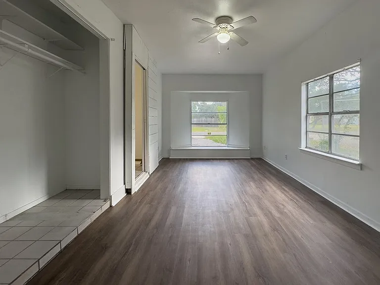 123 Cenizo St — Photo 32