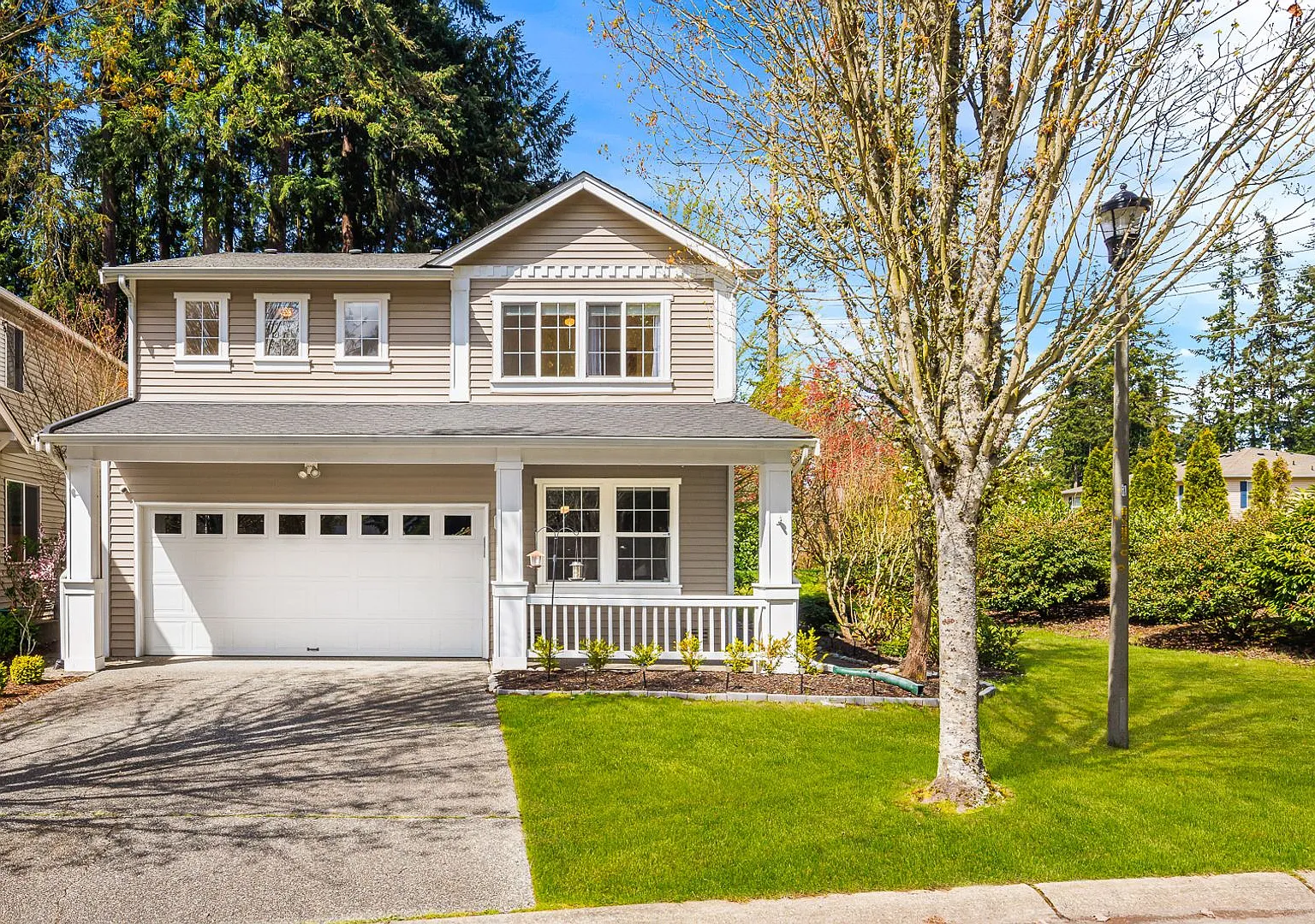 Charming 4 Bedroom Plus Office Westhill Retreat Backing to Greenbelt — Photo 2
