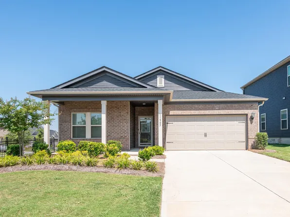 11905 Red Leaf Dr, Charlotte, NC 28215