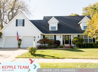 7121 N Hunters Trce, Peoria, IL 61614