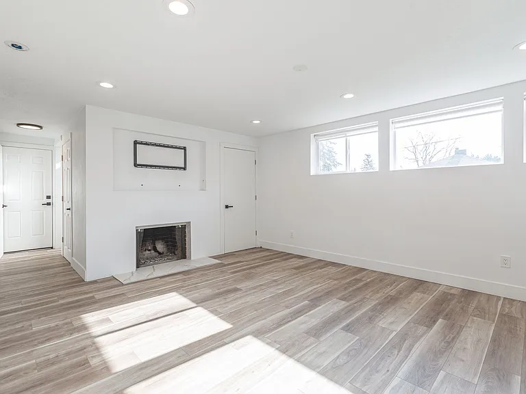 219 NW 19th Ave — Photo 22