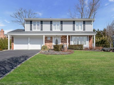 33 Lindron Avenue, Smithtown, NY, 11787