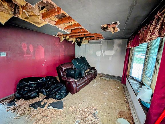 4th image of 2500 S Kernan Ave