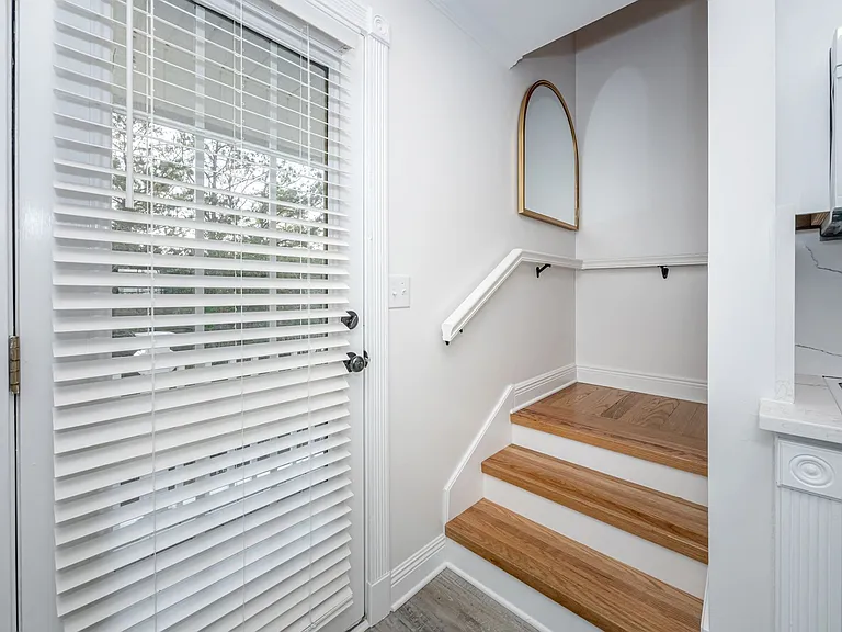 1102 Stanfield Point Rd — Photo 37