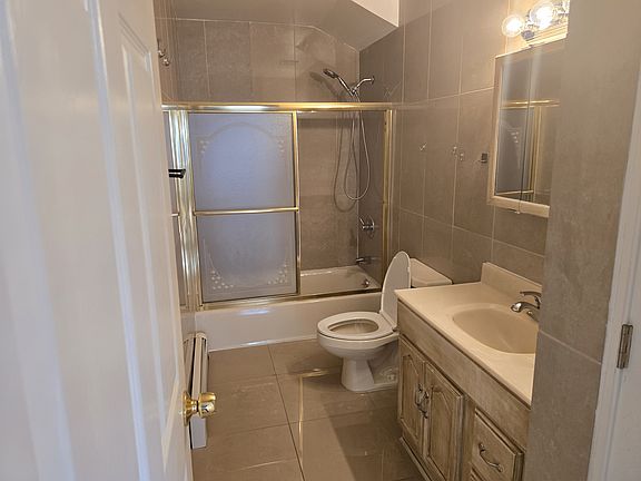 4th image of 46 Adams Ave Floor 2
