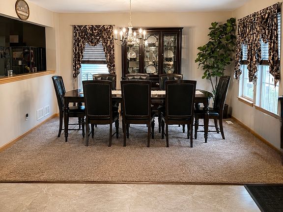 4th image of 720 Ridge Dr