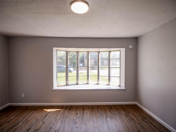 3rd image of 5615 Apple Blossom Dr