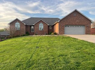 2006 Rugby Dr, Murray, KY 42071