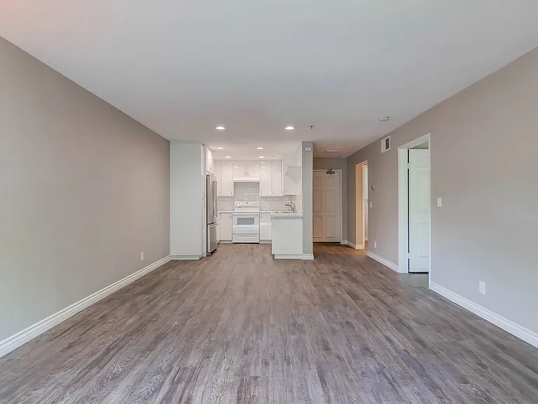 5645 Friars Rd #377 — Photo 9