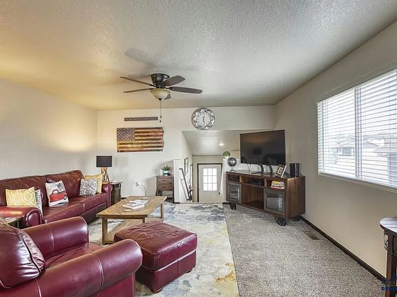 3rd image of 2915 Hutt Ct