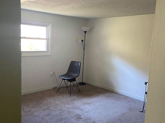 4th image of 123 E Broadway Ave #3
