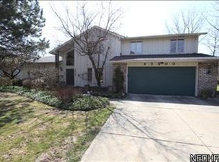 25300 Twickenham Dr, Beachwood, OH