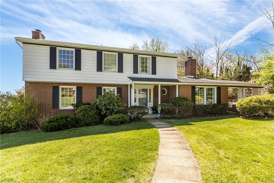 116 Hawthorne Dr photo 1