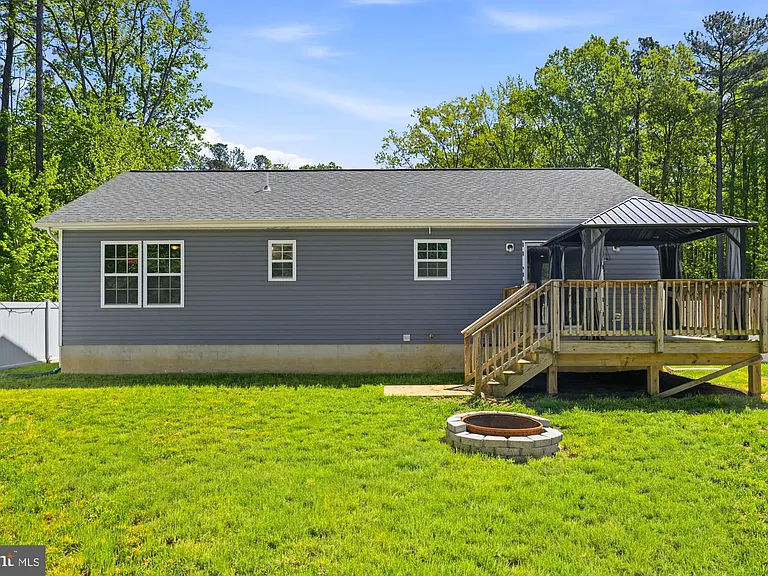 283 Shorewood Dr — Photo 29