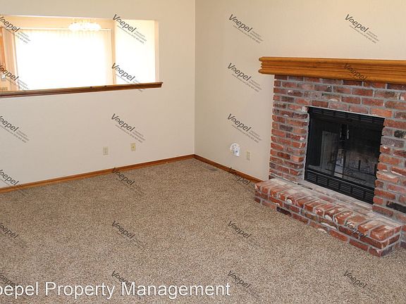 3rd image of 14 W 132nd St